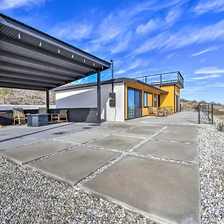 Hilltop Oasis With Sweeping Landscape Views